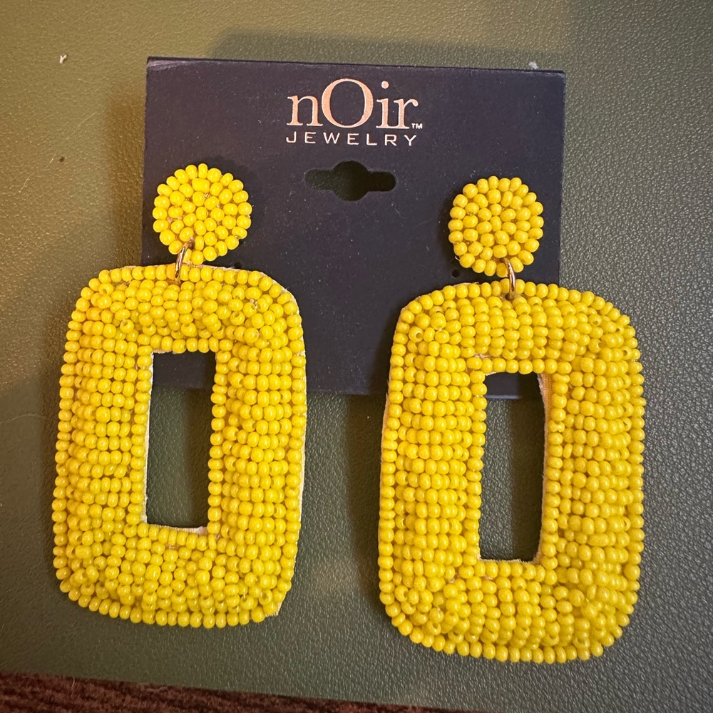 nOir earrings